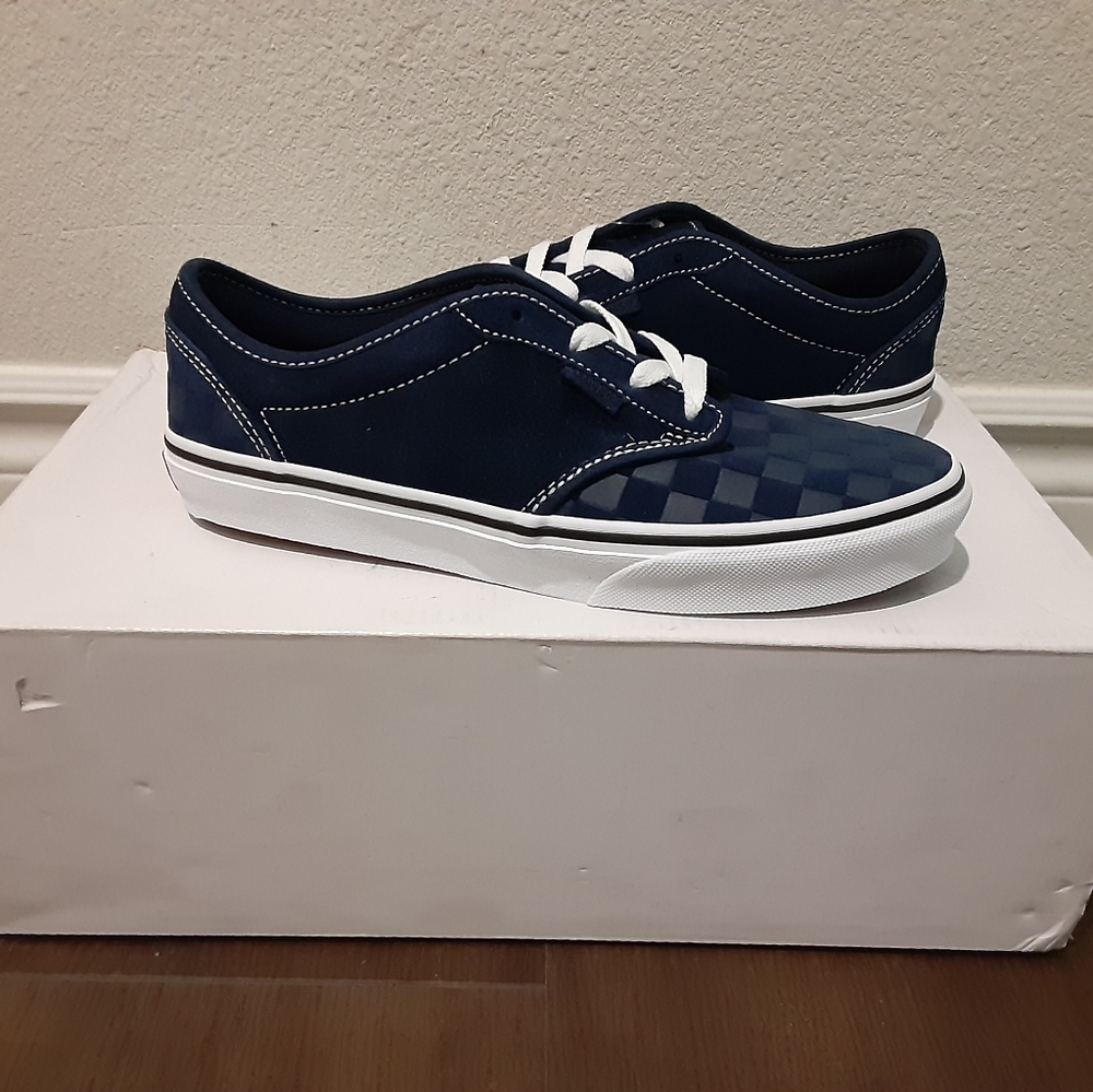 Vans - Picture 1 of 4